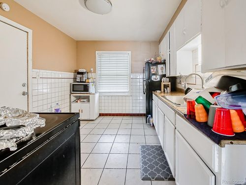 15534 Eaton St, Detroit, MI, 48227-2217 | Card Image