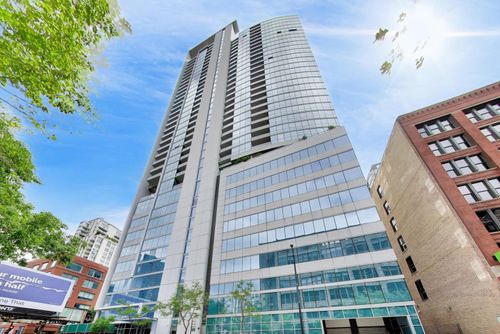 2702-303 W Ohio St, Chicago, IL, 60654-7971 | Card Image