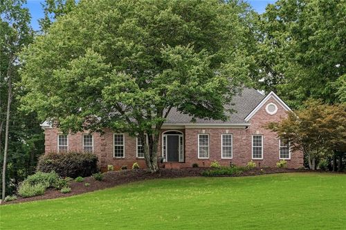 1095 Laurian Park Dr, Roswell, GA, 30075-7306 | Card Image