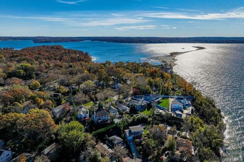 9 Carlisle Dr, Northport, NY, 11768-1012 | Card Image