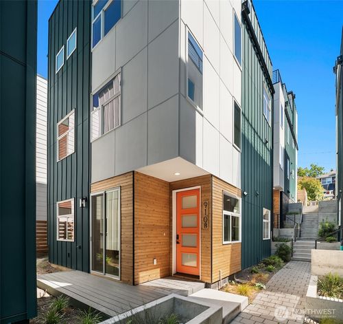 b-910 15th Ave, Seattle, WA, 98122-4520 | Card Image