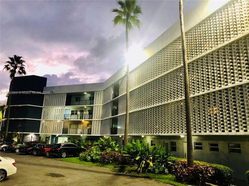 apt-122-877 Ne 195th St, Miami, FL, 33179-3407 | Card Image