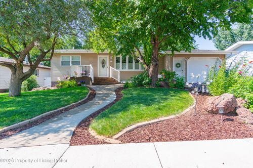 777 8th Avenue E, Dickinson, ND, 58601 | Card Image
