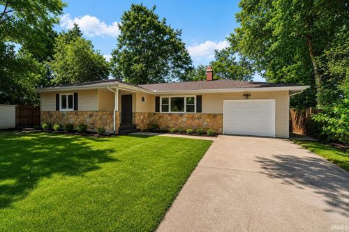 1037 N Twyckenham Drive, South Bend, IN, 46617-1633 | Card Image