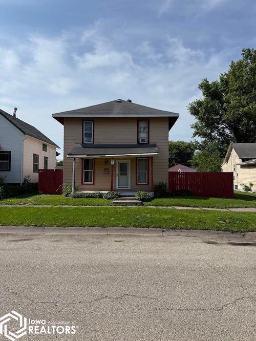 102 E Prospect St, Red Oak, IA, 51566-1530 | Card Image