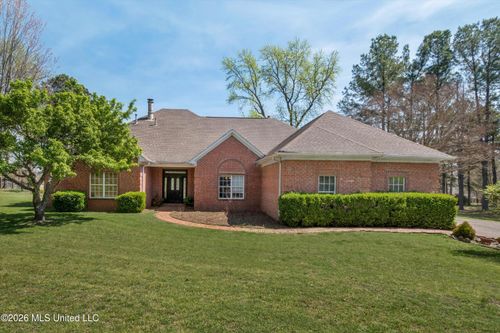 650 Fairway Dr, Hernando, MS, 38632-7412 | Card Image