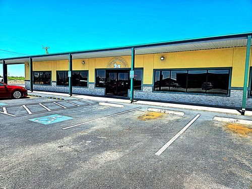 100 S James Ave, Monahans, TX, 79756-4008 | Card Image