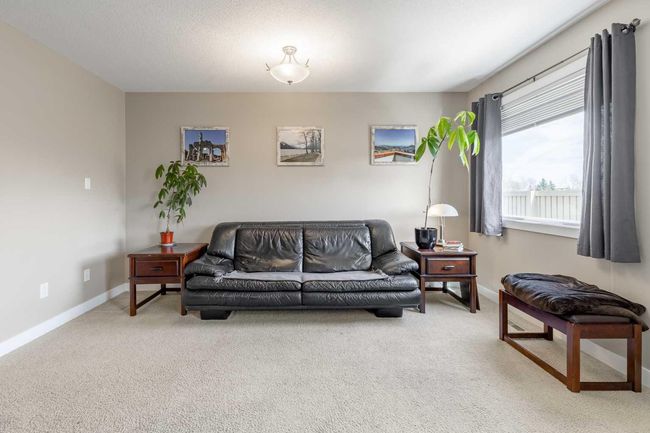 8 - 205 Silkstone Rd W, Townhouse with 3 bedrooms, 2 bathrooms and 2 parking in Lethbridge AB | Image 9