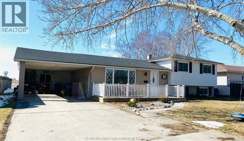 622 Sandra Crescent, Wallaceburg, ON, N8A2C6 | Card Image