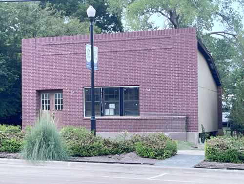 527 E Main St, Lewisville, TX, 75057-4049 | Card Image