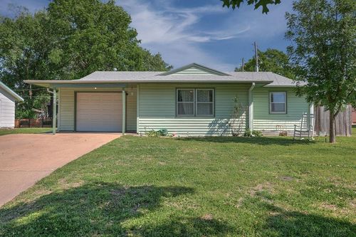 1926 E 15th Ave, Winfield, KS, 67156-4720 | Card Image