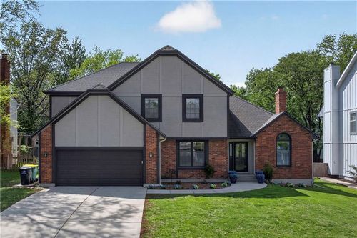 9410 Hall Dr, Lenexa, KS, 66219-2221 | Card Image