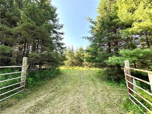 20 W Poertner Road, Neillsville, WI, 54456 | Card Image