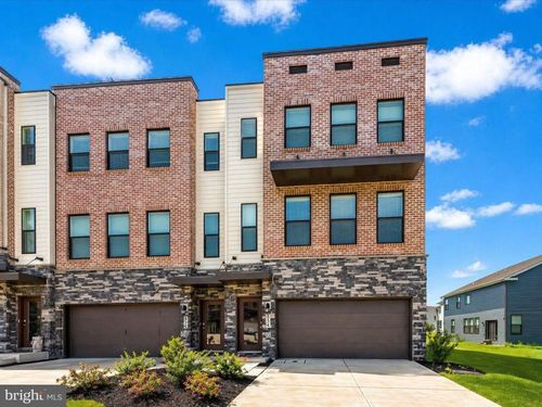 854 Amity St, FREDERICK, MD, 21701-3197 | Card Image