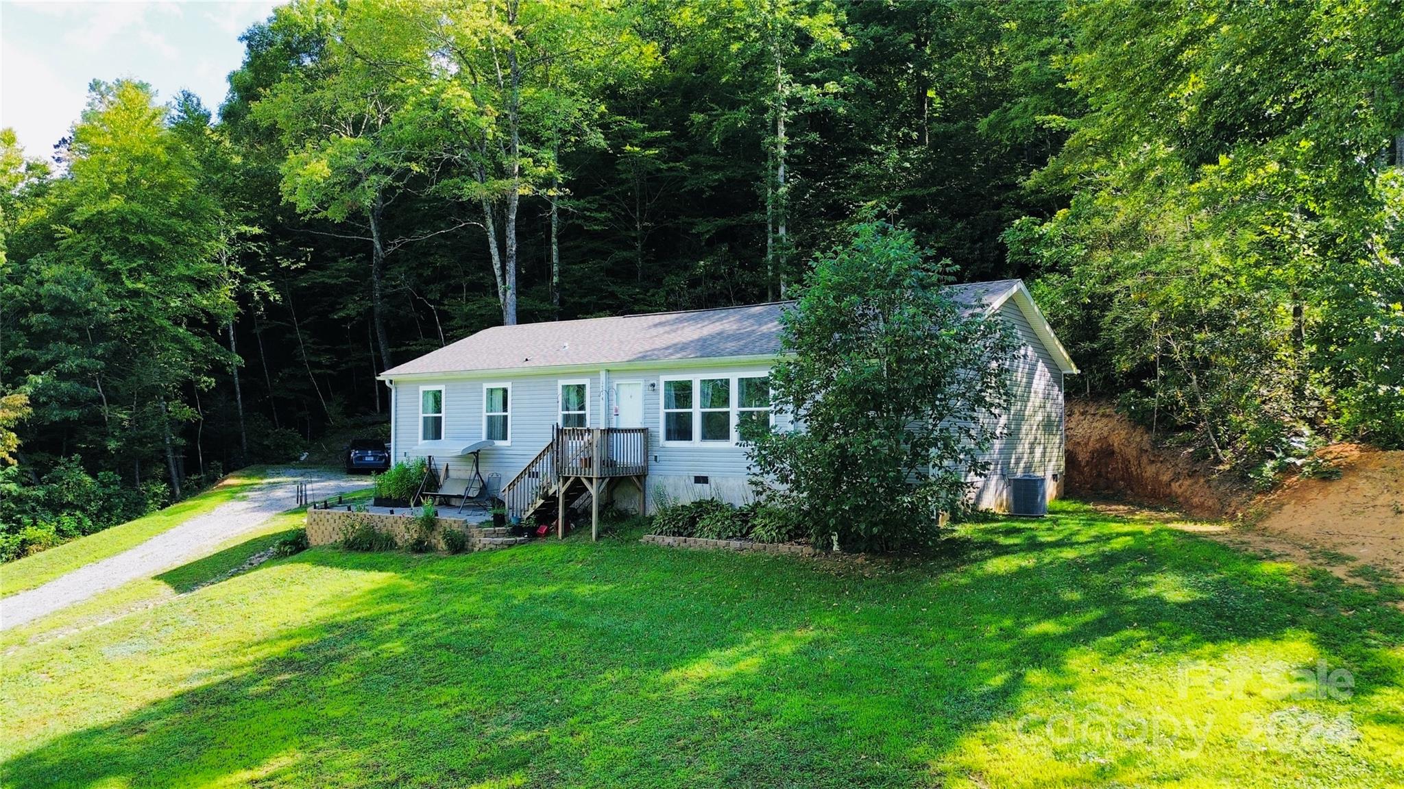 1774 Nc 9 Highway, For Sale in Black Mountain Zoocasa