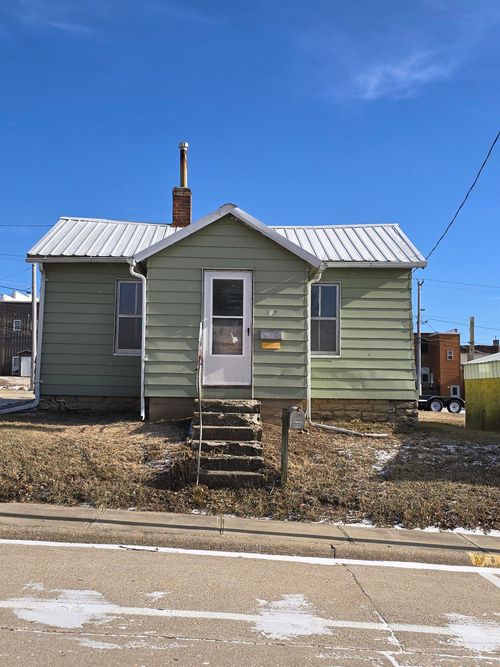 107 Washington St, West Union, IA, 52175-1309 | Card Image