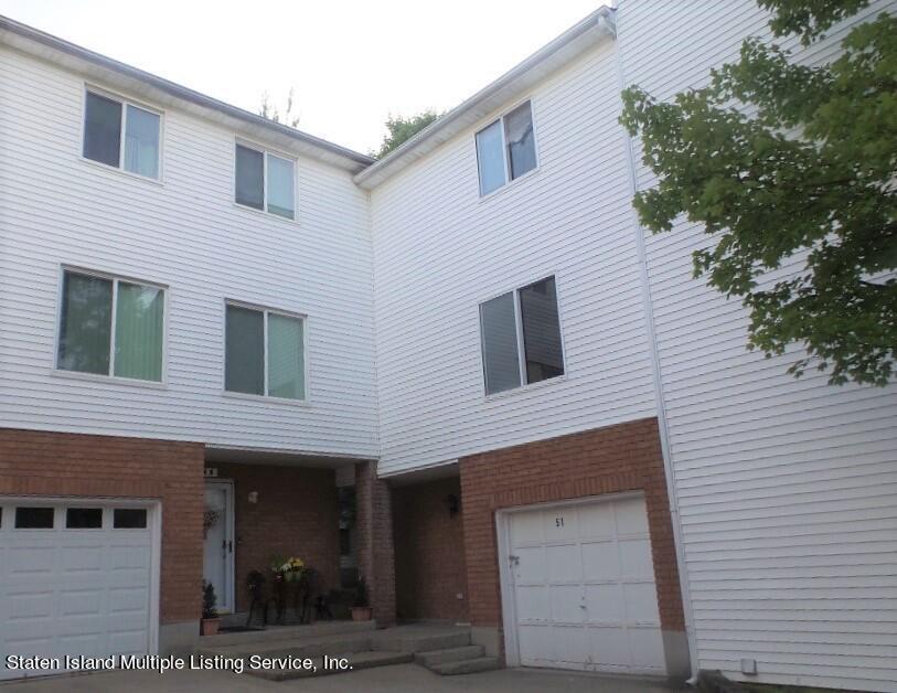 Emily Ln, Staten Island, NY 10312