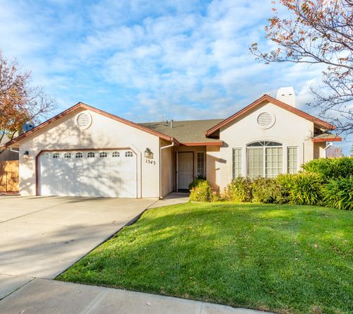1343 Britt Ln, Red Bluff, CA, 96080-5213 | Card Image