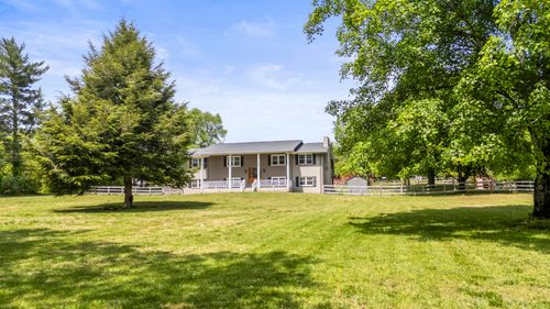 9035 Pleasant Ln, Ooltewah, TN, 37363-9216 | Card Image
