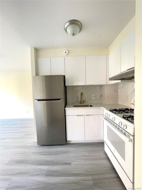 apt-3b-144 Roosevelt Ave, Flushing, NY, 11354-6238 | Card Image
