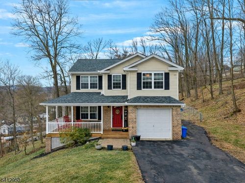 6 Flora Ave, Stanhope, NJ, 07874-2303 | Card Image