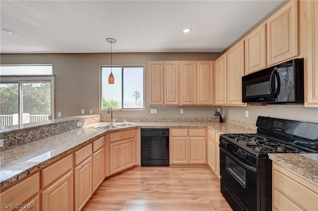 8112 Jasmine Hollow Ct, House other with 3 bedrooms, 3 bathrooms and null parking in Las Vegas NV | Image 14