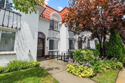 49 Alhambra Dr, Oceanside, NY, 11572-5425 | Card Image