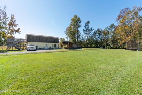 198 Jefferson Rd, Lake Waccamaw, NC, 28450-9508 | Card Image