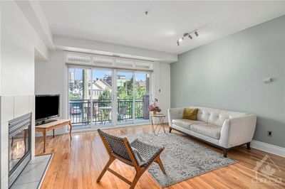 400 Mcleod St, Condo with 2 bedrooms, 1 bathrooms and 1 parking in Ottawa ON | Image 3