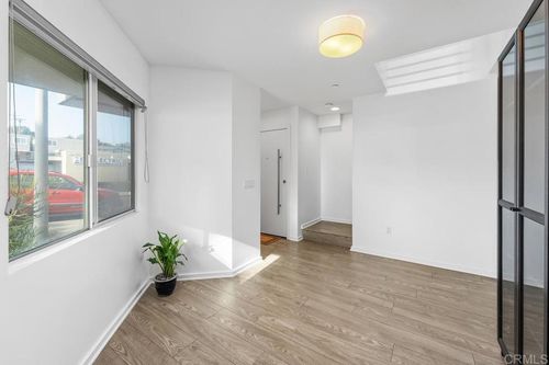 2187 Catalina Blvd, San Diego, CA, 92107-1831 | Card Image