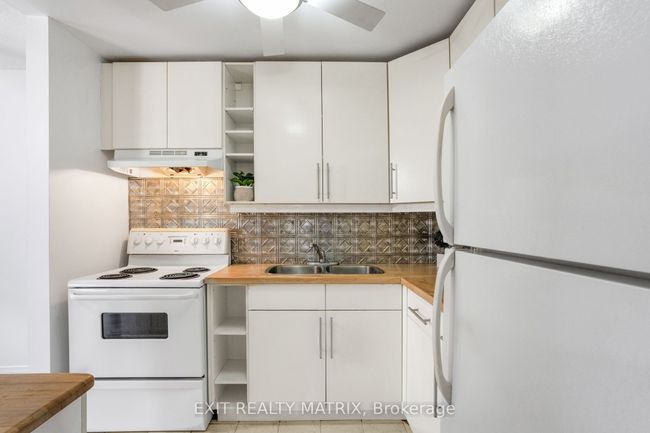217 - 2000 Jasmine Cres, Condo with 2 bedrooms, 1 bathrooms and 1 parking in Gloucester ON | Image 9