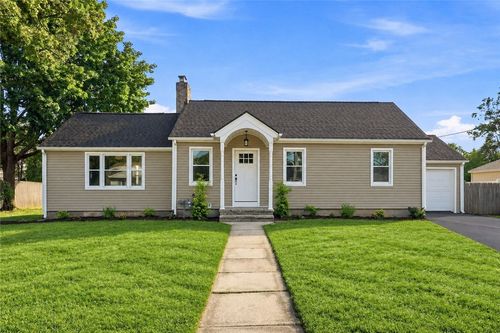 90 Natick Ave, Warwick, RI, 02886-3155 | Card Image