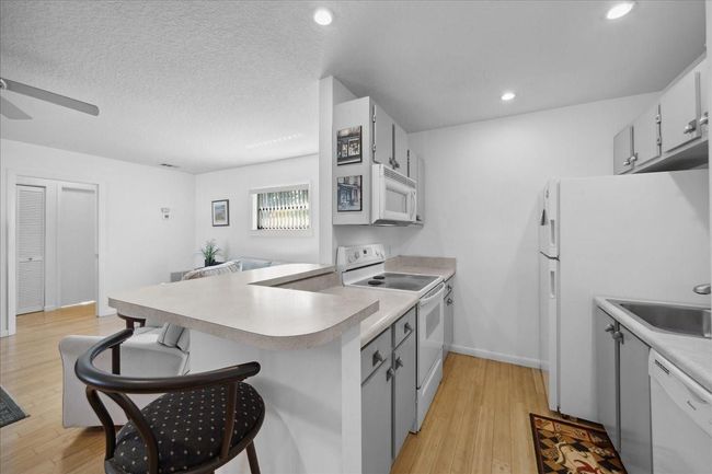 8H - 1133 Breezy Way, Condo with 2 bedrooms, 2 bathrooms and null parking in Sebastian FL | Image 12