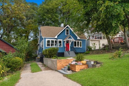 7526 Salem Rd, Wonder Lake, IL, 60097-9728 | Card Image