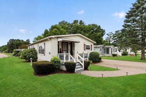 46 Leisurewoods Dr, Rockland, MA, 02370-2808 | Card Image