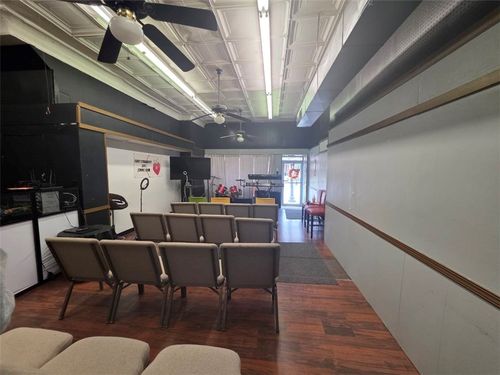 105 N Mill St, New Castle, PA, 16101-3704 | Card Image