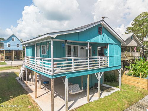 4254 1st Ave, Bay Saint Louis, MS, 39520-7498 | Card Image