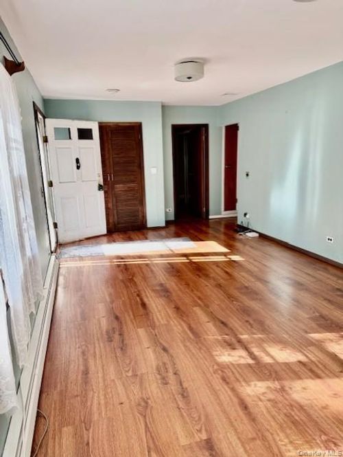 101 Woodmont Rd, East Fishkill, NY, 12533-6864 | Card Image