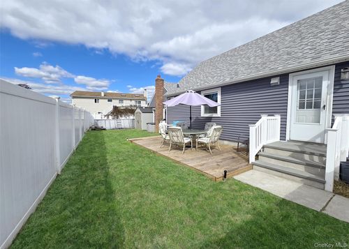 765 Shore Walk, Lindenhurst, NY, 11757-5827 | Card Image