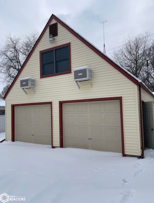304 S Market St, House other with 3 bedrooms, 2 bathrooms and null parking in Rock port MO | Image 9