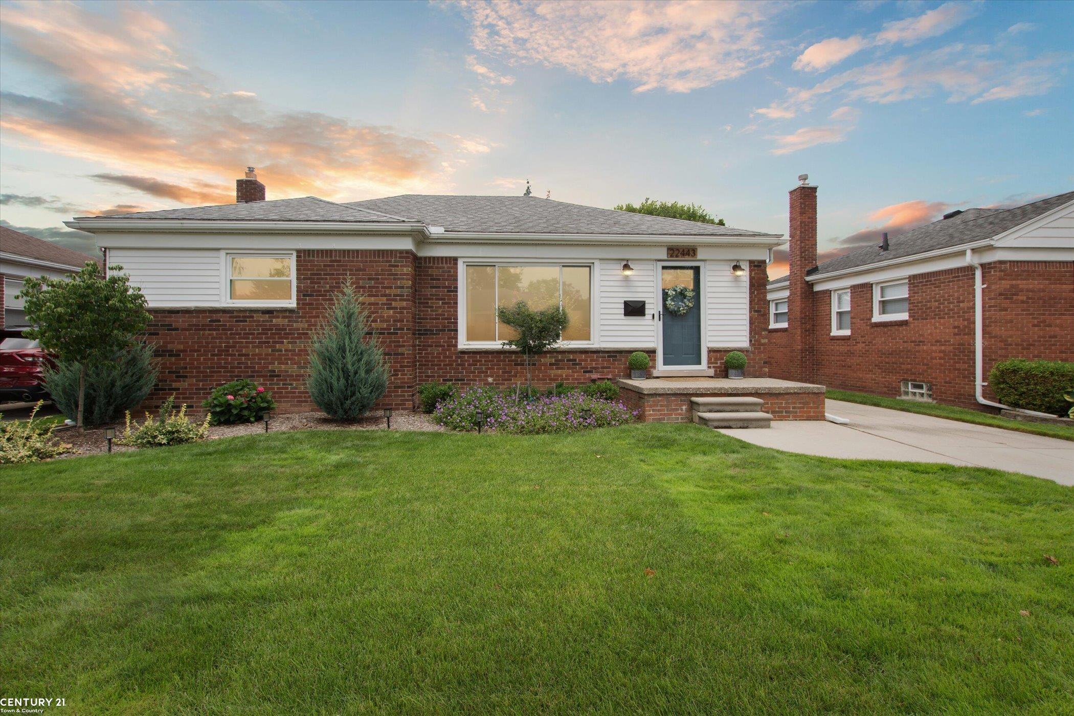 Mylls St, Saint Clair Shores, MI 48081