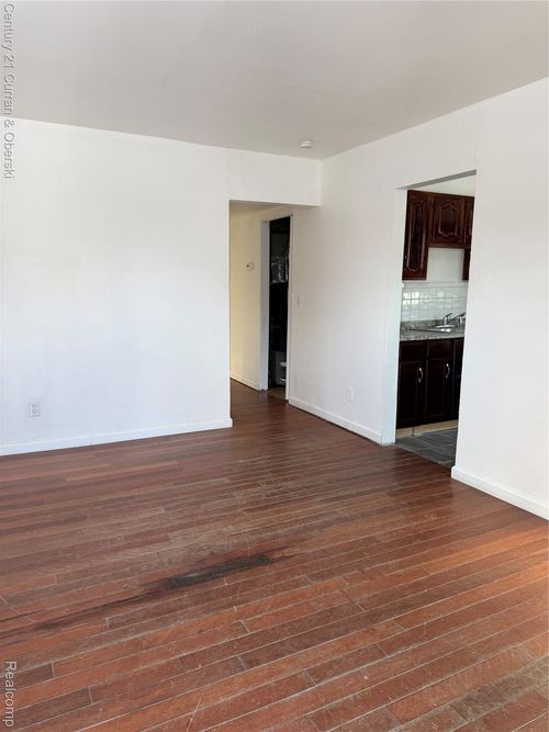 13428 Fellrath St, Taylor, MI, 48180-4402 | Card Image