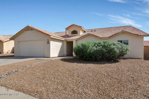 9766 E Paseo San Ardo, Tucson, AZ, 85747-5040 | Card Image