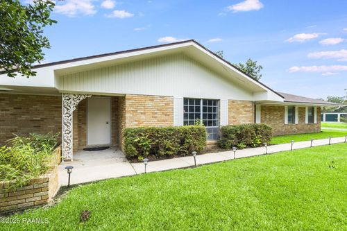 6031 Main Hwy, Saint Martinville, LA, 70582-6610 | Card Image