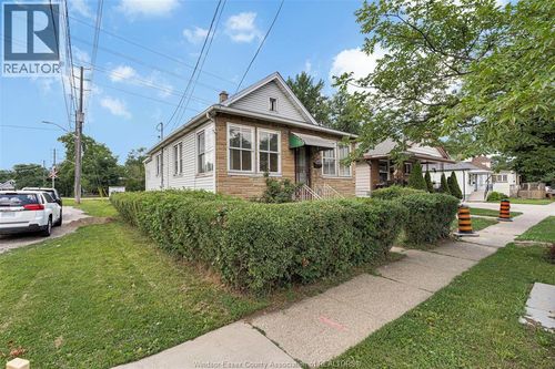 3298 College, Windsor, ON, N9C1S6 | Card Image