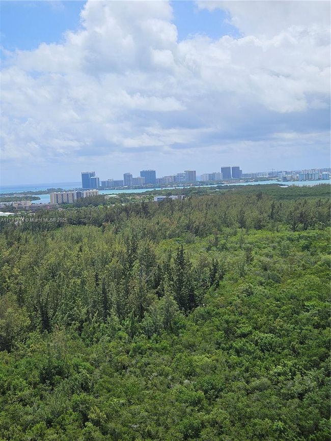 APT-2202 - 15051 Royal Oaks Ln, Condo with 2 bedrooms, 3 bathrooms and null parking in North Miami FL | Image 22