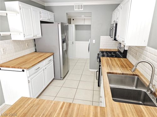 1612 Coyote Run Dr, Henderson, NV, 89014-7420 | Card Image