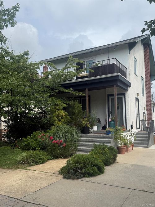upper-445 W Walnut St, Long Beach, NY, 11561-3132 | Card Image