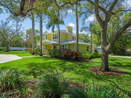 2155 Vero Beach Ave, Vero Beach, FL, 32960-4140 | Card Image