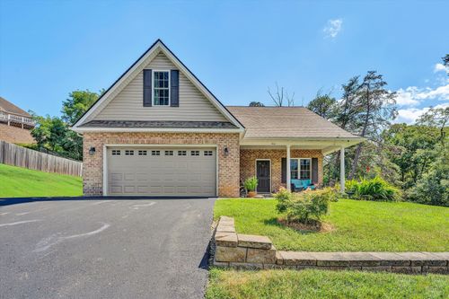 1062 N Mill Rd, Salem, VA, 24153-3013 | Card Image